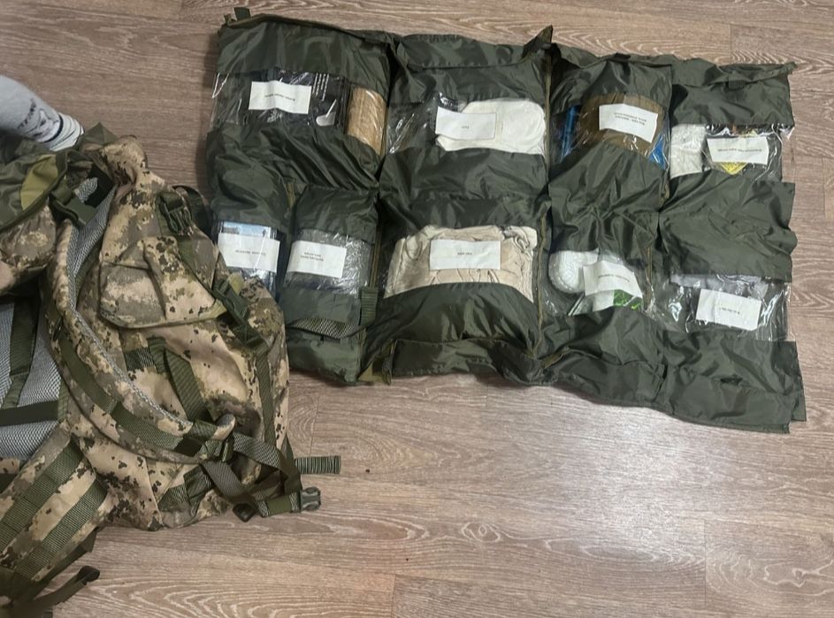 Военная форма,берцы,вешмешок