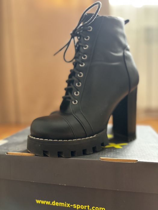 Продам сапоги новые 1 раз одевала