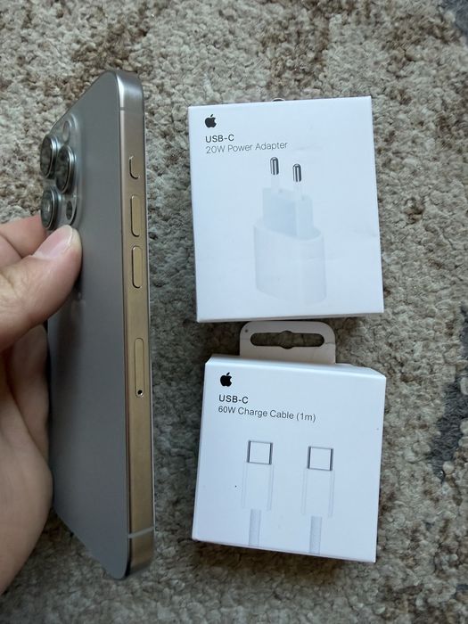 iPhone 15 Pro 90% baterie, Titanium