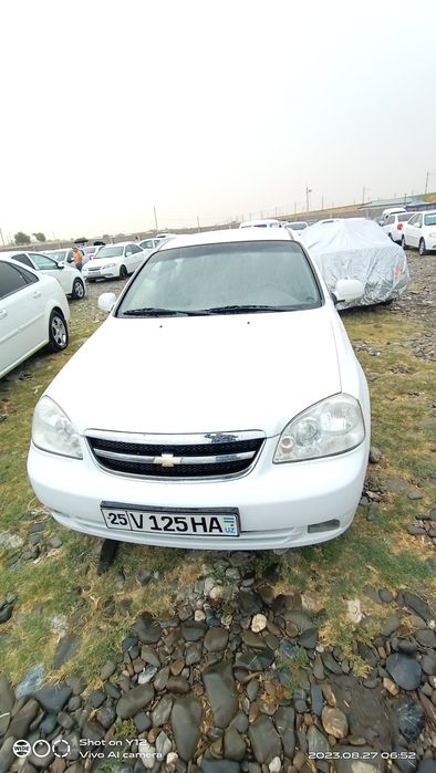 Mashina lasseti sotiladi