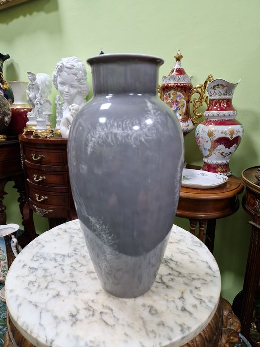 Уникална антикварна немска порцеланова ваза H&G Heinrich