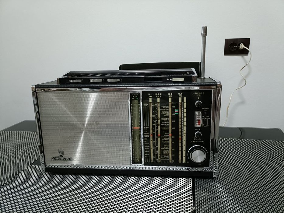 Radio Grundig satellit 6000