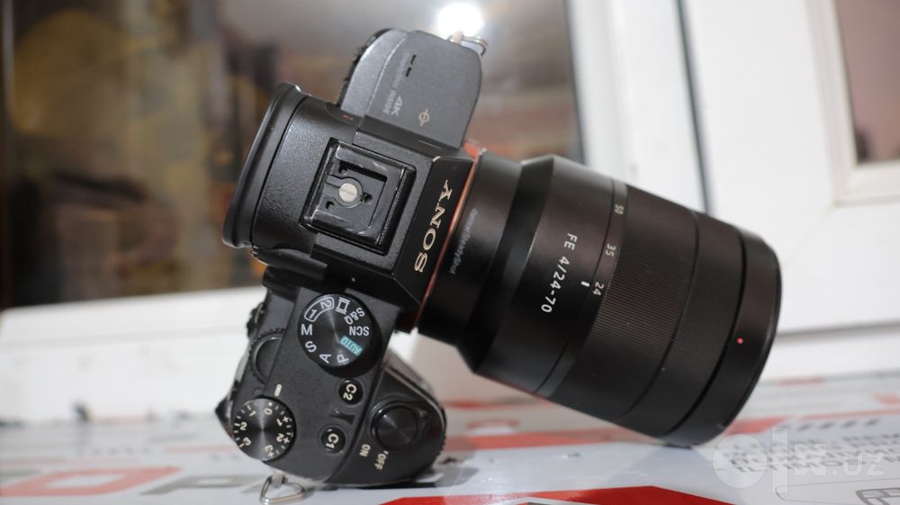 Sony a7iii soyiladi 24-70 mm f4 obektivi bilan
