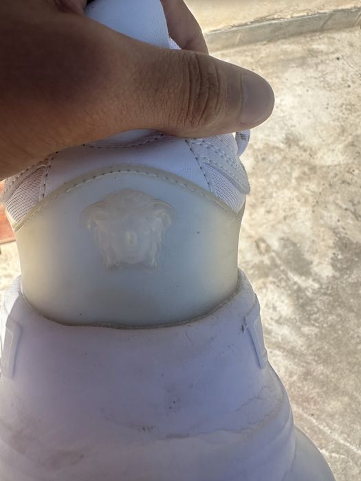 Versace chain reaction