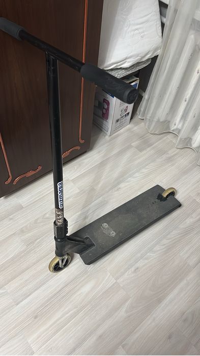 Продам трюковой самокат, кастом.