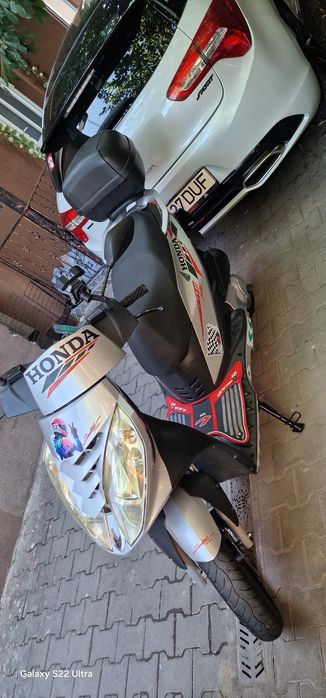 Vind scuter Generic soho 125 cc se conduce cu cat B plus adeverinta