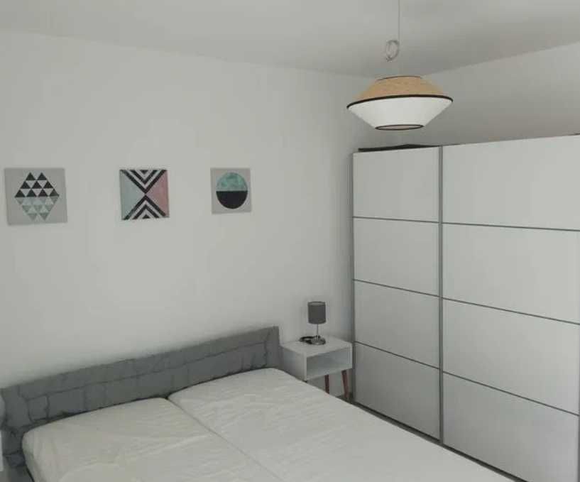 Дава се под наем Тристаен апартамент в Пловдив, Център - 90 кв.м за 346.8 € - Снимка #3