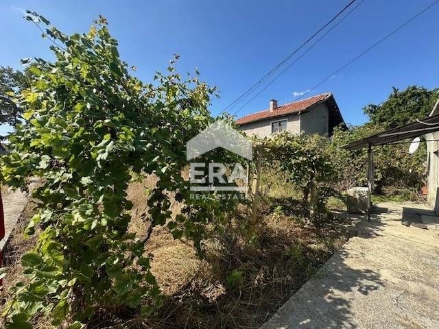 Продава се Къща в с. Тръстиково, Област Варна - 40 кв.м за 875 €/кв.м - Снимка #1