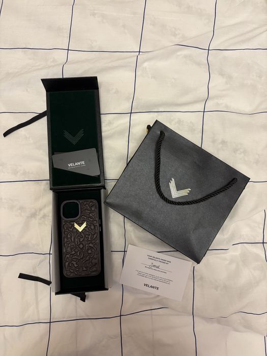 Vand husa Velante iphone 13/14 ca noua