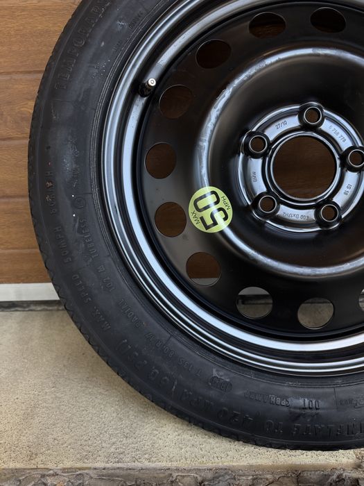 ЧИСТО НОВА Патерица Continenal 135/80/17 за BMW