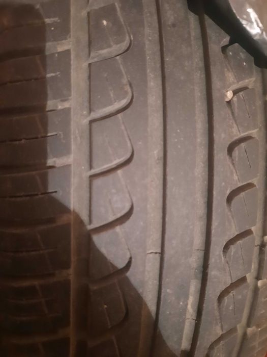 Гуми летни, 4 бр Pirelli 195/ 60/ 15