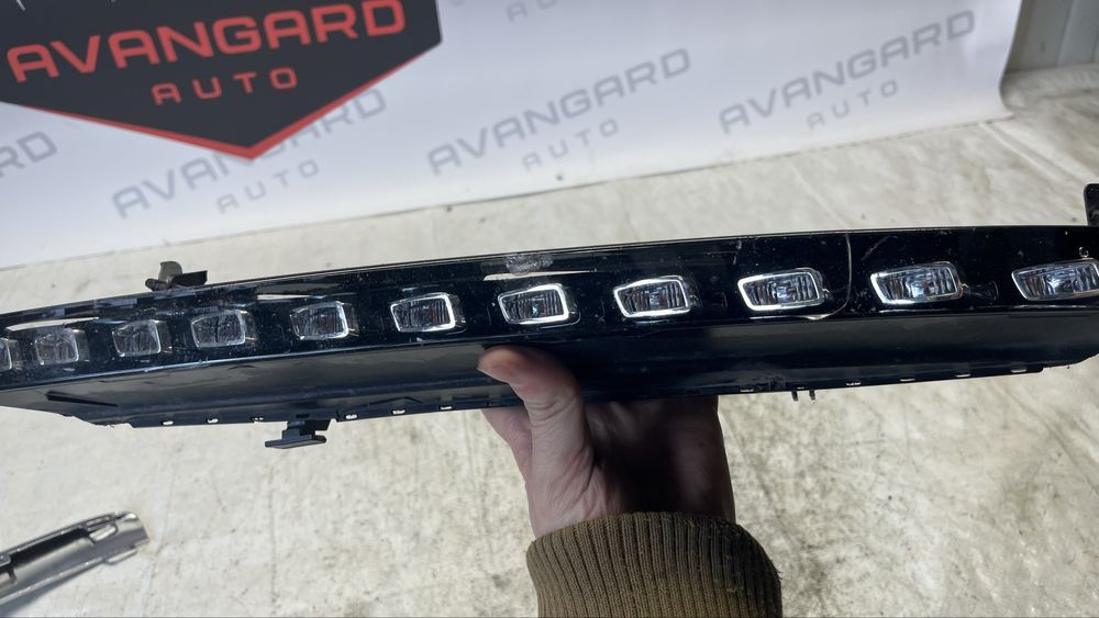 Audi Q7 10- десен и ляв халоген