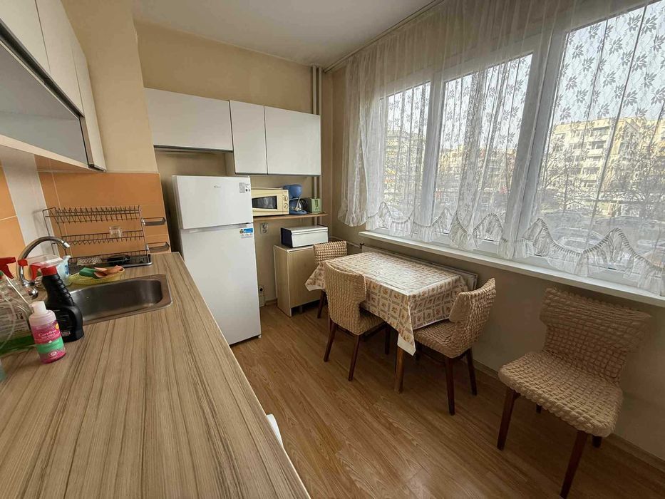 Дава се под наем Двустаен апартамент в София, Младост 4 - 75 кв.м за 598.23 € - Снимка #1