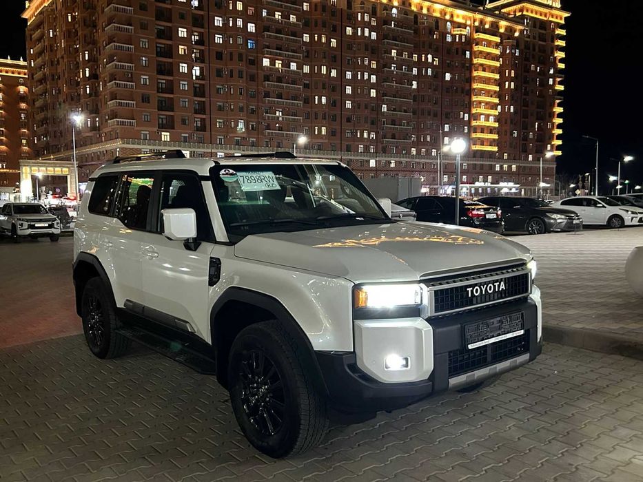 долгосрочная аренда Toyota Prado 2023 & 2024 гг., Toyota Hilux 2025г.
