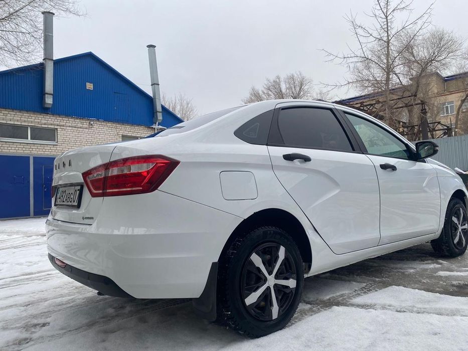 Лада Веста 2019 год