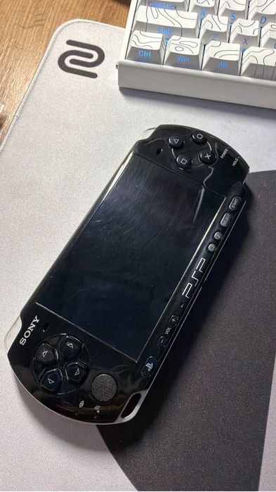 PSP Slim 3004 в отличном состоянии