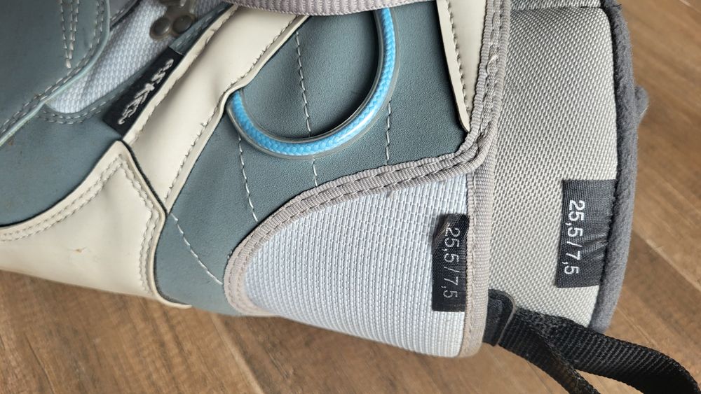 Boots  Askew  Snowbord.