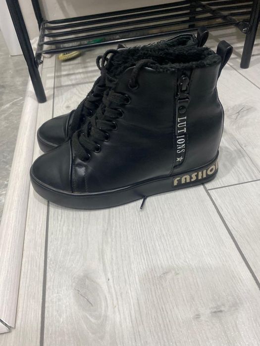 Продам  женскую обувь  демисезон