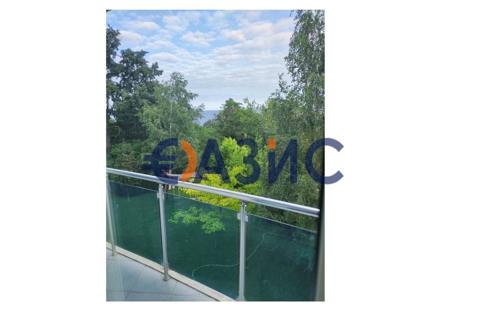 2-стаен апартамент на 3-ти етаж,комплекс Аквамарин на първа линия море