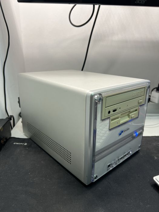 Retro Shuttle PC AMD Athlon 1,7 Ghz