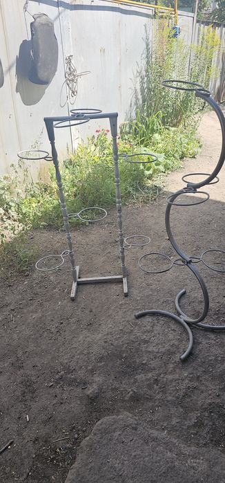 Продам подставки под цветы
