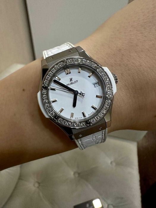 hublot classic fusion 33mm Дамски