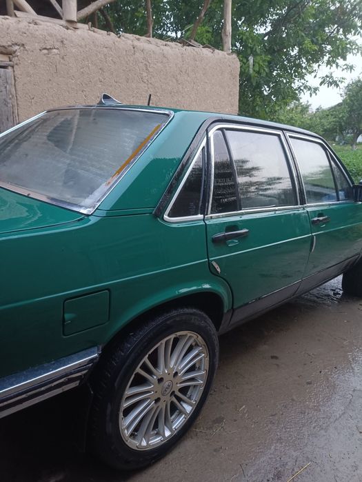 Audi 100 c2 holati zor