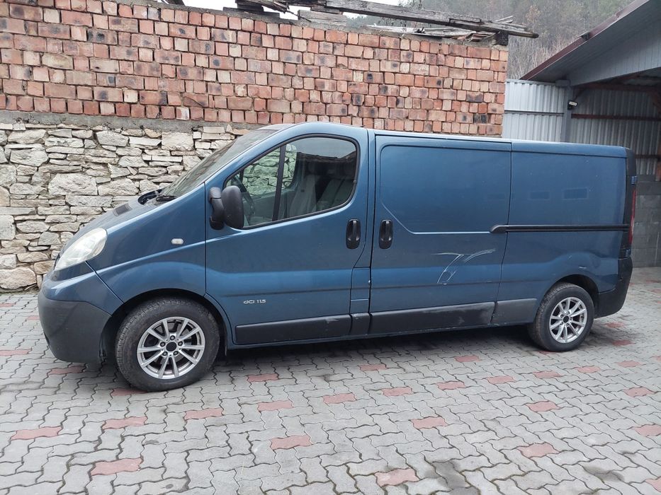 Dezmembrez Nissan Primastar Renault Trafic Opel Vivaro