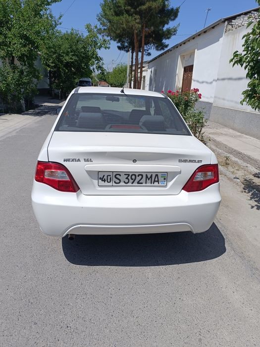 Neksiya 2  1.6 luks kondisioner Sotiladi