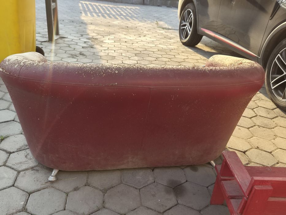 Отдам даром диван