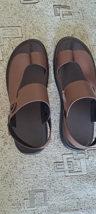 Sandale noi barbatesti de vara culoare maro nr. 42!