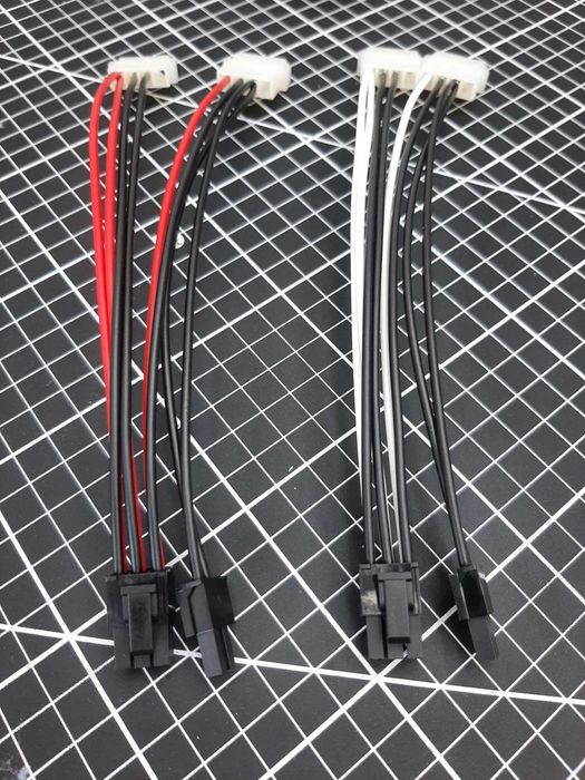 Adaptor Molex / IDE la  8 pini PCI-e (6+2)