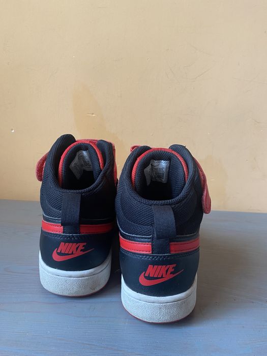 Nike кецове Черно с червено 39ти номер