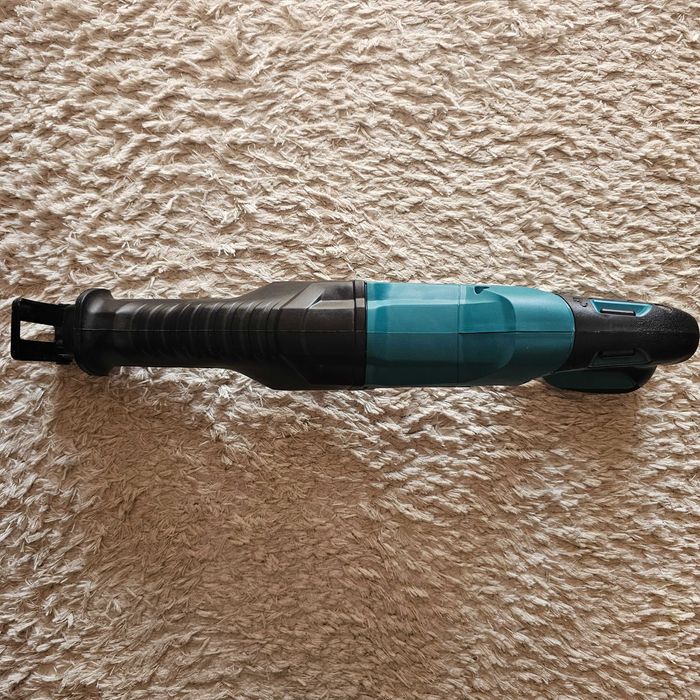 Makita DJR186 саблен трион