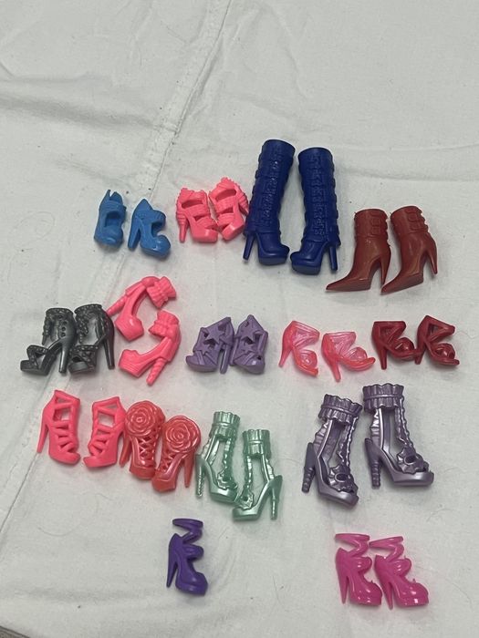 Аксессуары от Монстер хай и прочее