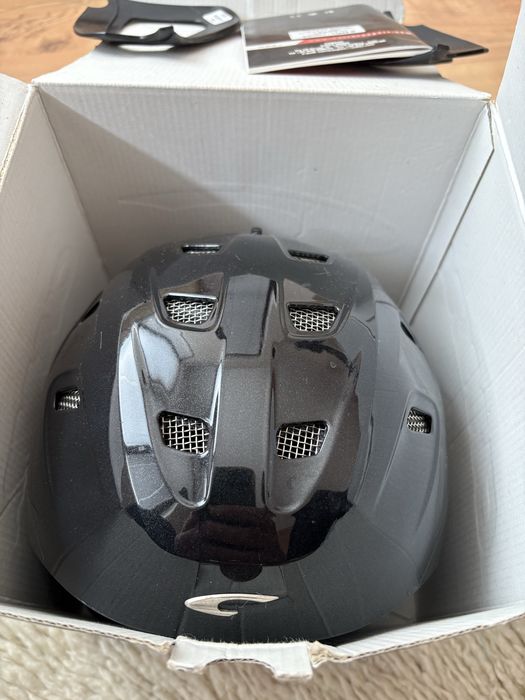 Продавам ски/сноуборд каска Carrera Sniper