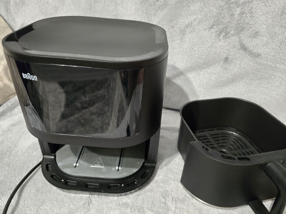 Friteuza Braun in garantie ca nou
HF3030