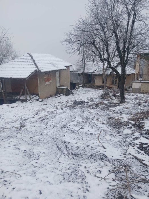 Къща на час от София