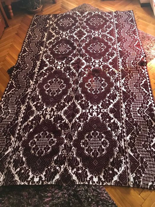 Cuvertura lână lucrata manual