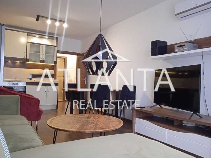 Продава се Двустаен апартамент в Варна, Бриз - 89 кв.м за 2304 €/кв.м - Снимка #4