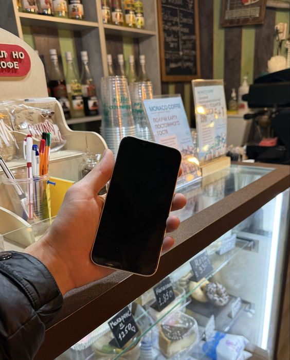 iPhone 14 в хорошем состояний