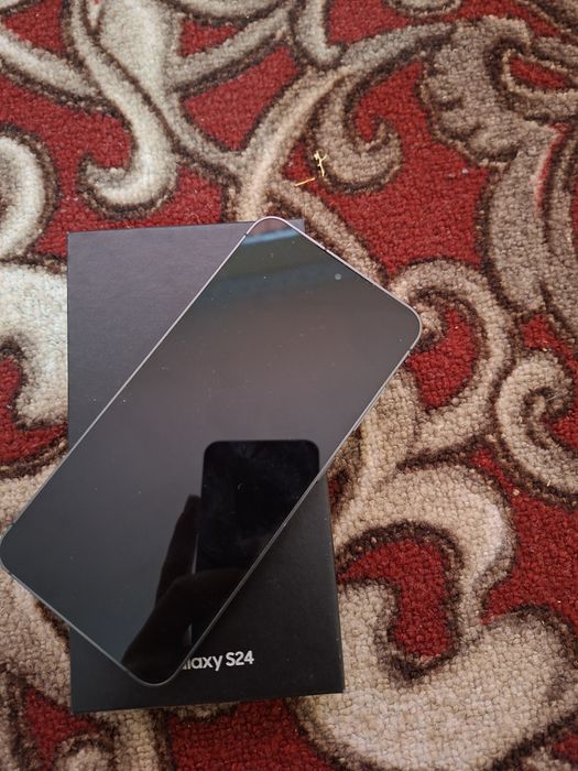 Самсунг с24 128г