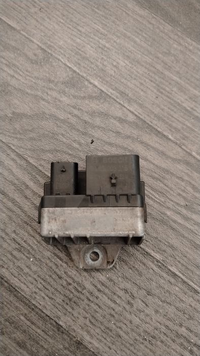 Реле подгревни свещи БМВ ф30 ф25 ф20 / BMW F20 F25 F30