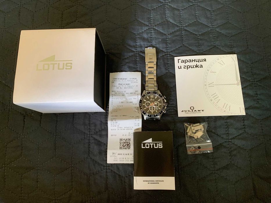 Часовници Lotus Chrono и Casio G-Shock