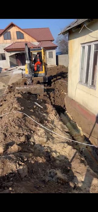 Miniexcavator de inchiriat