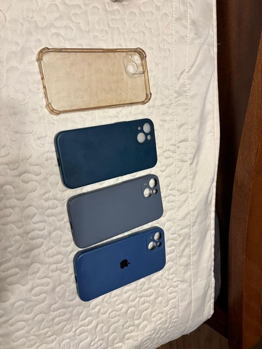 Продаю чехлы на Iphone  13