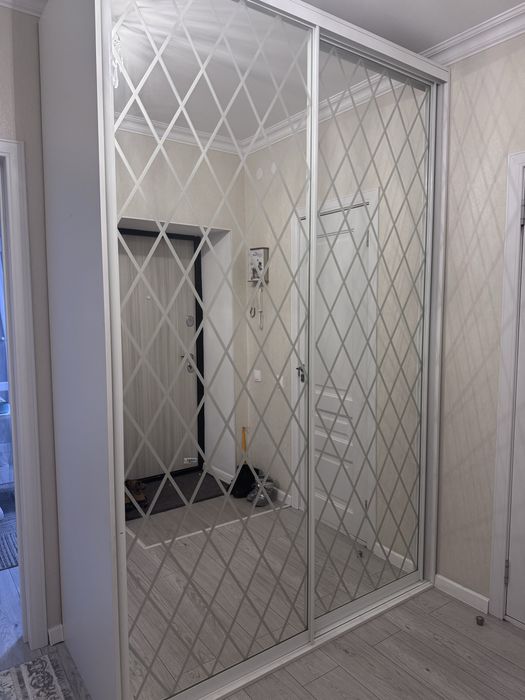 Шкаф в прихожую б/у