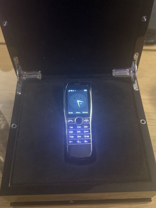 XOR / VERTU Телефон