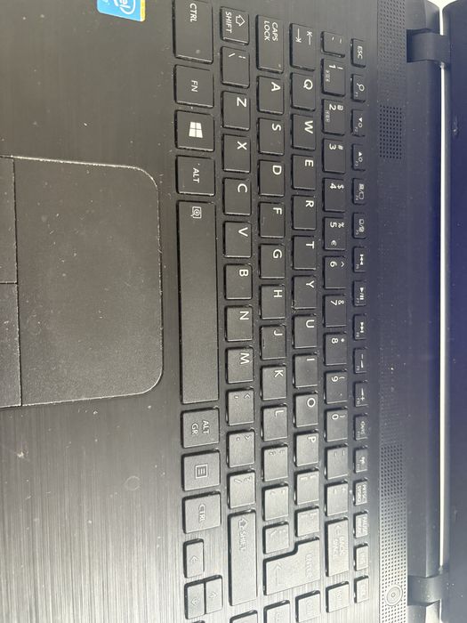 Laptop Toshiba 2gb ram,windows 8,functional