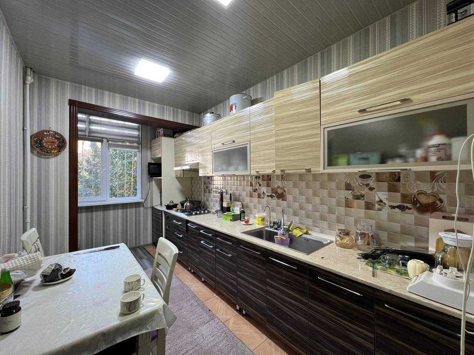 Продаётся 3в2/3/9, 74м2, гостиница Россия, ресторан GOSHT